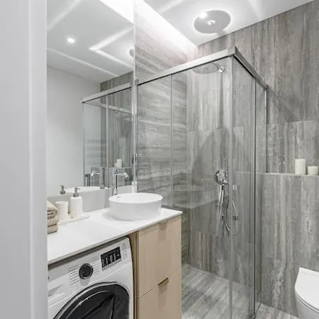 Apartment Cozy Japanese Oasis With Balcony, Gramophone, Netflix Wilna