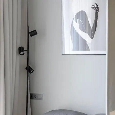 Apartamento Cozy Japanese Oasis With Balcony, Gramophone, Netflix *
