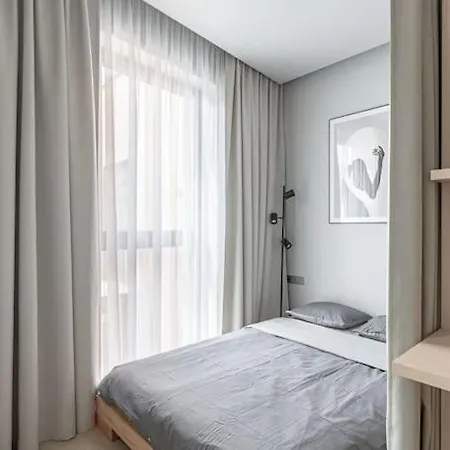 Апартаменты Cozy Japanese Oasis With Balcony, Gramophone, Netflix