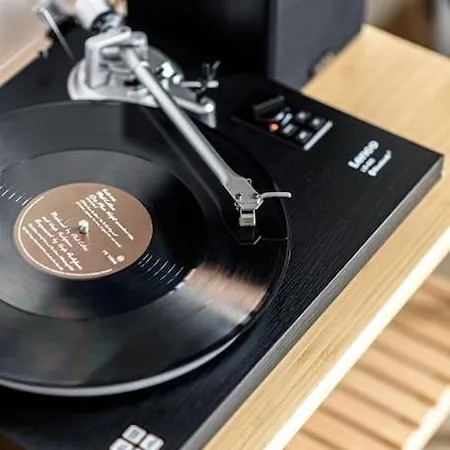 Cozy Japanese Oasis With Balcony, Gramophone, Netflix *