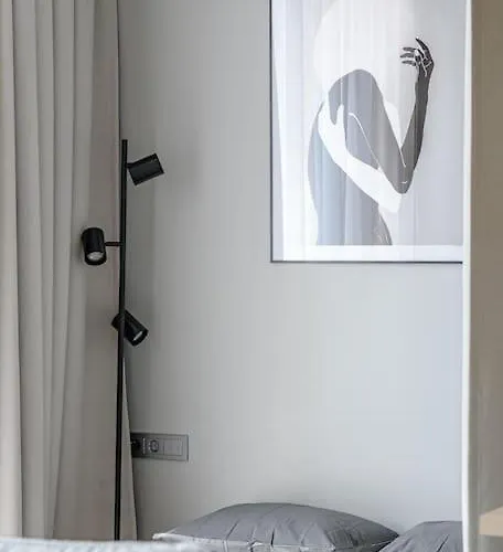 Apartman Cozy Japanese Oasis With Balcony, Gramophone, Netflix *