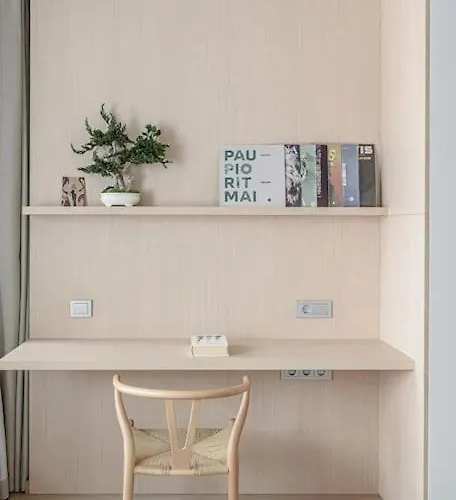 Cozy Japanese Oasis With Balcony, Gramophone, Netflix