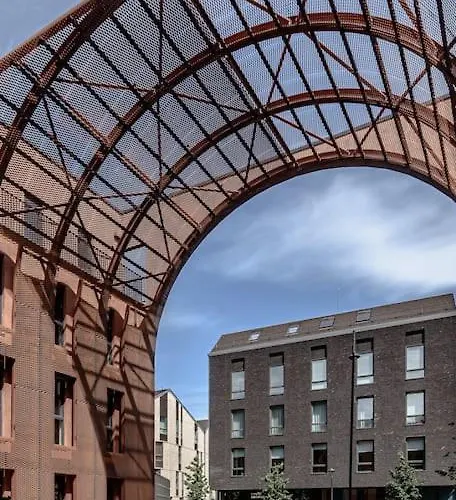 Cozy Japanese Oasis With Balcony, Gramophone, Netflix *