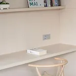 Apartment Cozy Japanese Oasis With Balcony, Gramophone, Netflix