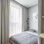 Apartment Cozy Japanese Oasis With Balcony, Gramophone, Netflix