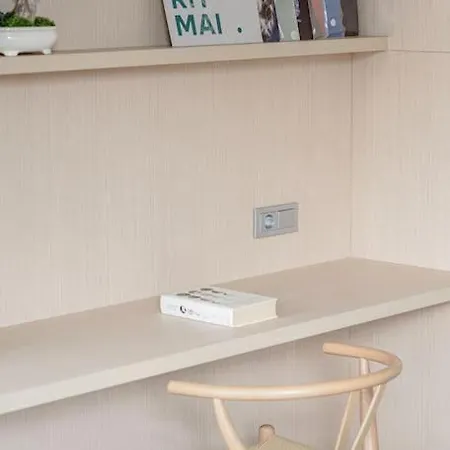 Appartement Cozy Japanese Oasis With Balcony, Gramophone, Netflix